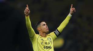 Cristiano Ronaldo marca dois na vitória do Al-Nassr no Saudita e fica a 44 do milésimo gol