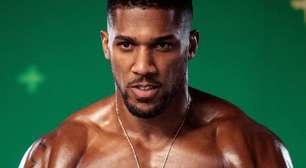 Encantado! Comentarista do UFC exalta Anthony Joshua após nocaute em Jake Paul: 'Deus grego'