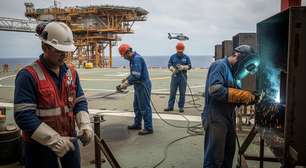 Como entrar no mercado offshore sem experiência e ganhar até R$ 12 mil por mês