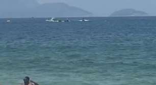 Avião de pequeno porte que realizava serviço de publicidade cai no mar de Copacabana