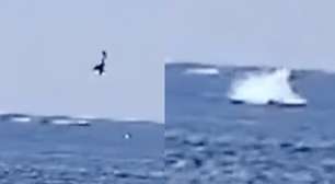 Vídeo mostra queda de avião de propaganda em Copacabana (RJ)