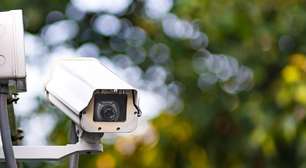 Era para proteger, mas virou guerra de privacidade: moradores dos EUA estão destruindo câmeras de vigilância nas ruas por um motivo bem específico