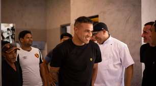 Roger Silva desembarca no Recife para iniciar trabalho como técnico do Sport