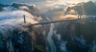 A obra chinesa de R$ 1,5 bilhão de 625 metros que desafia a gravidade, sendo a ponte mais alta do mundo