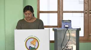 Mianmar realiza eleições legislativas organizadas por junta militar