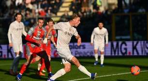 Napoli vence fora de casa e põe pressão nos líderes do Italiano