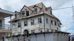 Homem que matou 9 pessoas no Suriname cometeu suicídio na prisão