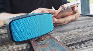 As caixas de som pequenas que entregam graves potentes, alto volume e até 24 horas de bateria