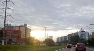 Calor e nuvens marcam a virada do ano em Porto Alegre