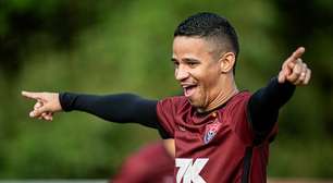 Vitória aposta na continuidade e anuncia contratação definitiva do atacante até 2028