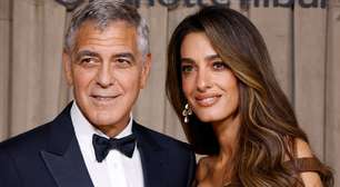 George Clooney afirma que não vai mais 'beijar garotas' em cena após conversa com a esposa
