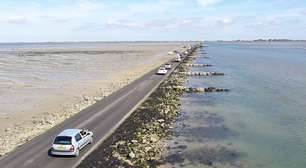 Passagem do Gois, a curiosa estrada que é engolida pelo mar todos os dias