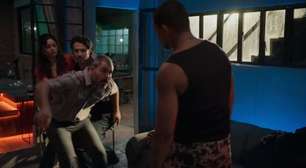 Três Graças: Bagdá resolve atirar em Paulinho e Jorginho toma atitude: 'Seu animal'