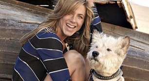 Jennifer Aniston revela que se encantou com cachorro da série Friends e o adotou