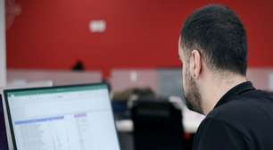 Pensávamos que a IA forçaria toda uma geração de trabalhadores à aposentadoria precoce; o oposto está acontecendo