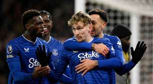 Everton vai até Nottingham e vence o duelo pela Premier League