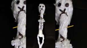 Motoboy encontra boneco de vodu na Raposo Tavares e leva embora. "Te libertei parceiro"