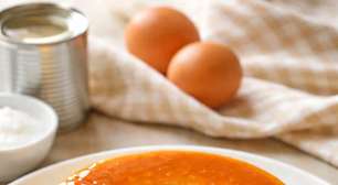 Pudim de leite condensado simples: cremoso, fácil e sem furinhos