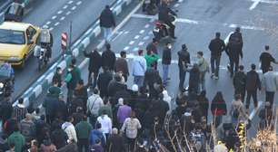 Estudantes se unem aos protestos contra custo de vida no Irã