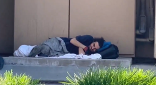 Ex-astro mirim volta às ruas após ser liberado de clínica de reabilitação no meio da noite nos EUA