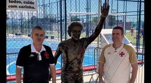 Roberto Dinamite é eternizado com estátua e nome de praça em sua cidade natal