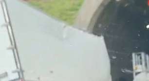 Caminhoneiro morre após saída de pista e colisão na BR-101, em Maquiné