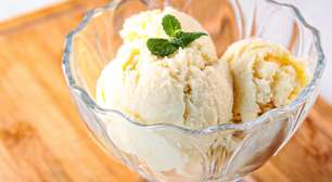 Sorvete de abacaxi caseiro refrescante e perfeito para as tardes quentes de ano novo