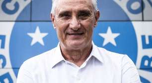 Tite chega a BH para iniciar trabalho no Cruzeiro