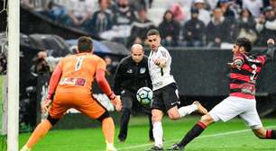 Ex-goleiro do Vitória anuncia aposentadoria e deixa legado no Nordeste