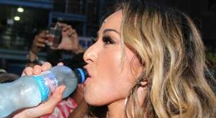 'Beber muita água enquanto se come pode retardar a digestão', diz especialista em saúde da microbiota Marta León