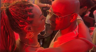 Ex-bbbs Aline Patriarca e César Black são flagrados aos beijos