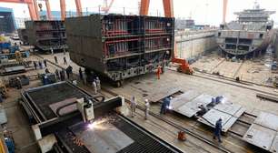 Milhares de toneladas de aço e seções do tamanho de prédios: é assim que a engenharia naval constrói os navios cargueiros gigantes