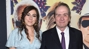 Filha de Tommy Lee Jones é encontrada morta em hotel de luxo aos 34 anos, diz site
