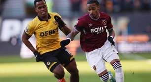 Arias desencanta, Wolverhampton bate West Ham e vence a primeira na Premier League