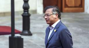 Presidente da Colômbia diz ter escapado de tentativa de assassinato durante voo de helicóptero