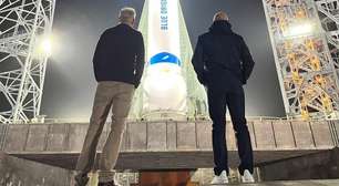 Quando Jeff Bezos demitiu CEO da Blue Origin há dois anos, SpaceX estava anos à frente; hoje, isso é história.