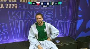 Brahimi marca presença na Kings League, enquanto vive indefinição no Santos