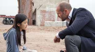 Se você gosta de Duro de Matar e Busca Implacável, vai adorar ver Jason Statham enfrentando a máfia neste filme de ação