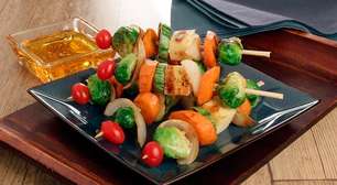 Churrasco vegetariano: espetinho de queijo coalho fácil