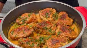 Sobrecoxa na mostarda: aprenda a fazer esse frango suculento e bem temperado de um jeito simples