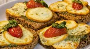Bruschetta low carb fácil com pão de frigideira: leve e saudável