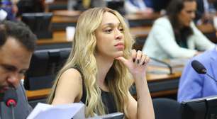 Érika vai à PGR contra Nikolas e Flávio Bolsonaro por incitação a interferência dos EUA