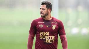 NOVAS! Athletico-PR desliza e renova com meia, negocia com Fluminense, torcida enfurece, Copinha