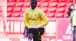 Botafogo acerta pré-contrato com o goleiro Andrew