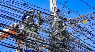 Decisão judicial obriga concessionária a organizar fiação em mais de 100 mil postes de Porto Alegre