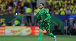 Bento, goleiro da Seleção Brasileira, decide ir ao futebol europeu