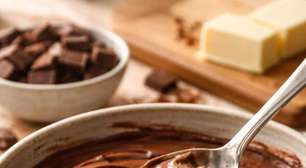 Recheio trufado de chocolate cremoso: a receita simples que transforma bolos e doces