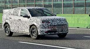 Novo Fiat Fastback 2027 aparece camuflado totalmente diferente