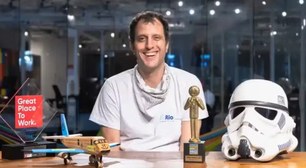 Ex-CEO da Hurb é preso com documento falso e tornozeleira descarregada em aeroporto do Ceará