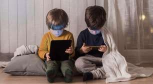 Excesso de telas nas férias prejudica sono e humor infantil